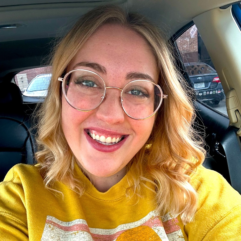 Meet your Posher, Kelly